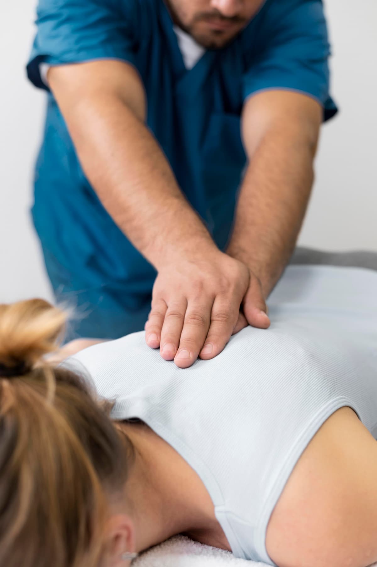 osteopathy-patoient-getting-tretment-massage-2-1.jpg